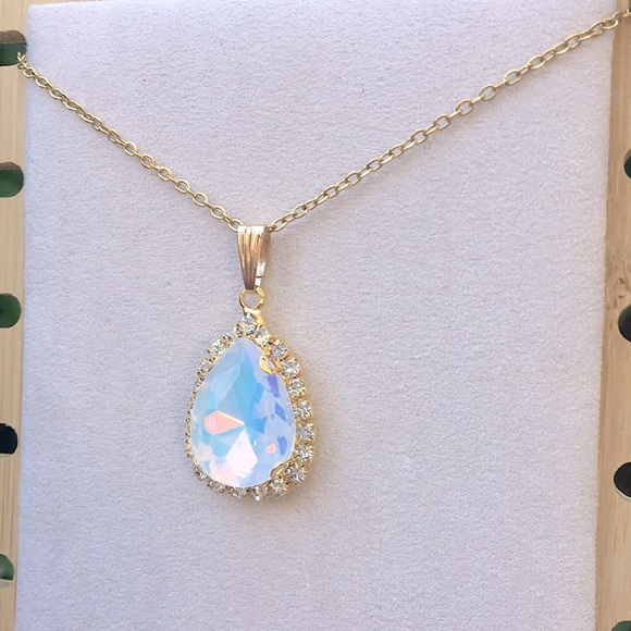 White Opal Aurora Borealis + Gold Crystal Halo Pear Drop Pendant Necklace - Picture 12 of 12